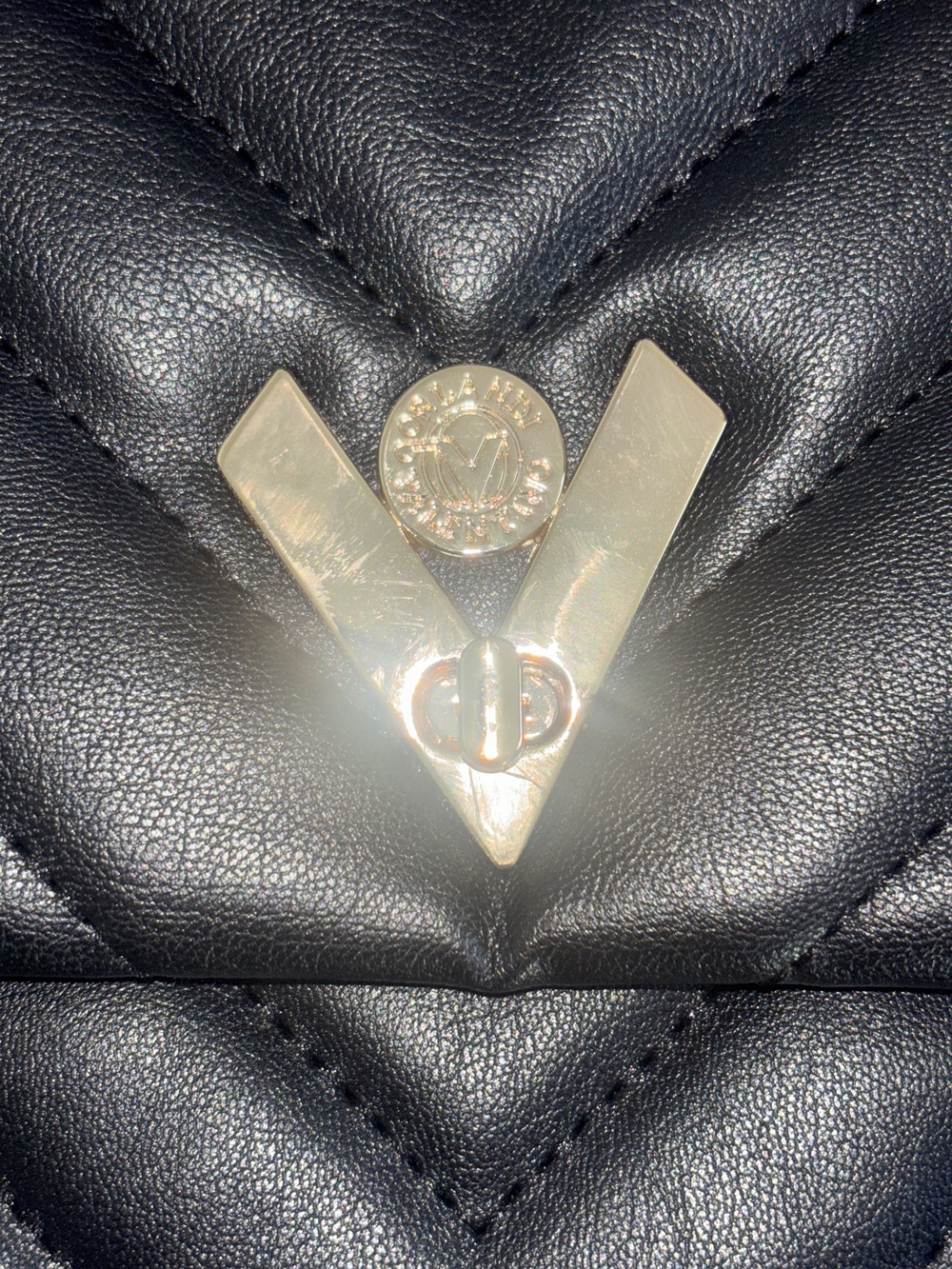 Brand New - Valentino Orlandi Black Quilted Shoulder Bag w Gold Chain Strap - Picture 4 of 5